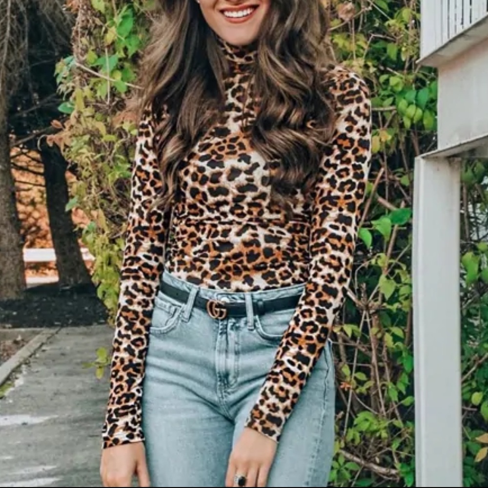 Leopard Print Turtle Neck Top - Picture 2 of 2